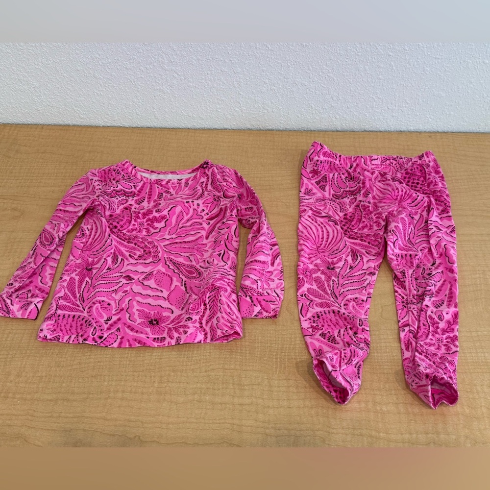 Lilly Pulitzer two piece day wear pink print size 2T in GUC